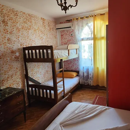 Hotel Bujtina Syni Zi 