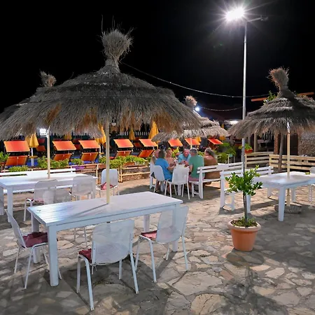 Hotel Bujtina Syni Zi 
