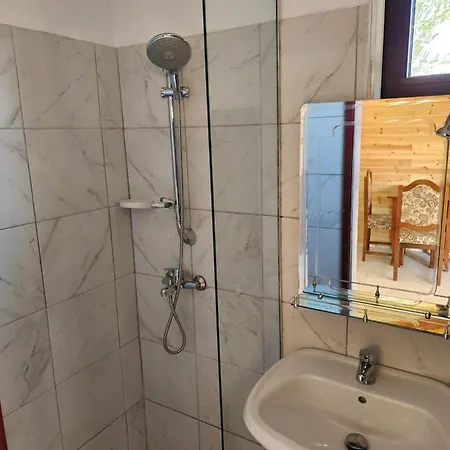 Hotel Bujtina Syni Zi 