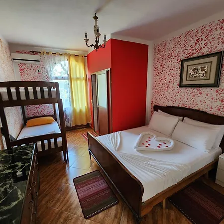 Bujtina Syni Zi 