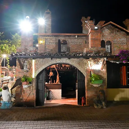 Hotel Bujtina Syni Zi 