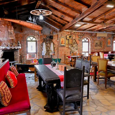 Hotel Bujtina Syni Zi 