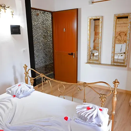 Hotel Bujtina Syni Zi 