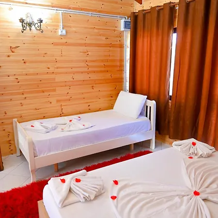 Hotel Bujtina Syni Zi 