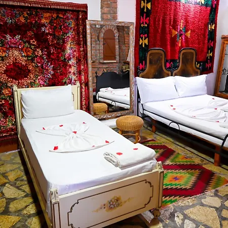 Hotel Bujtina Syni Zi 