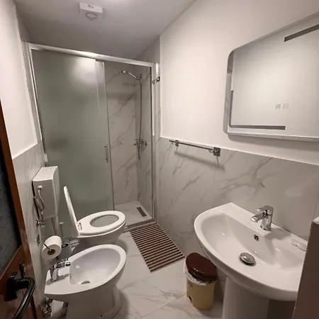 Hotel Bujtina Syni Zi 