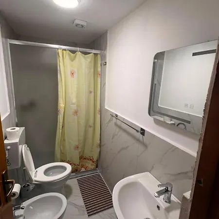 فندق Bujtina Syni Zi 