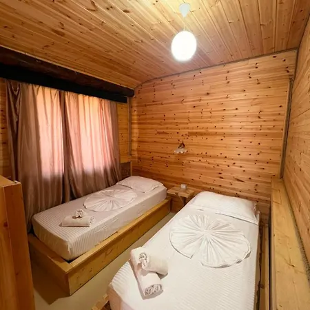 Hotel Bujtina Syni Zi 