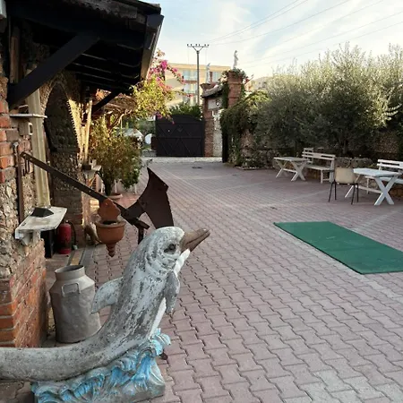 Hotel Bujtina Syni Zi 