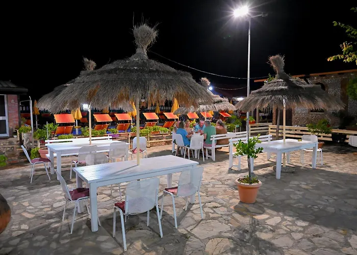 Hotel Bujtina Syni Zi 